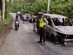 Mobil Merek Wuling Confero di Lahap Sijago Merah