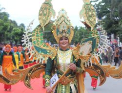 Penyu Emas Danau Moloku Jadi Icon Pawai Kontingen Butur