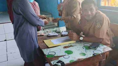 Rapat Digelar, SMPN 6 Buton Kembalikan Rp1,52 Juta Uang Pungutan