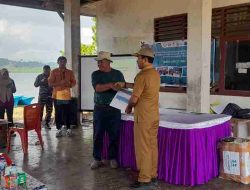 Sinergi Jaga Laut, Kelompok PAAP Barakati Lasalimu Lestari Terima Dua Unit Perahu Pengawasan